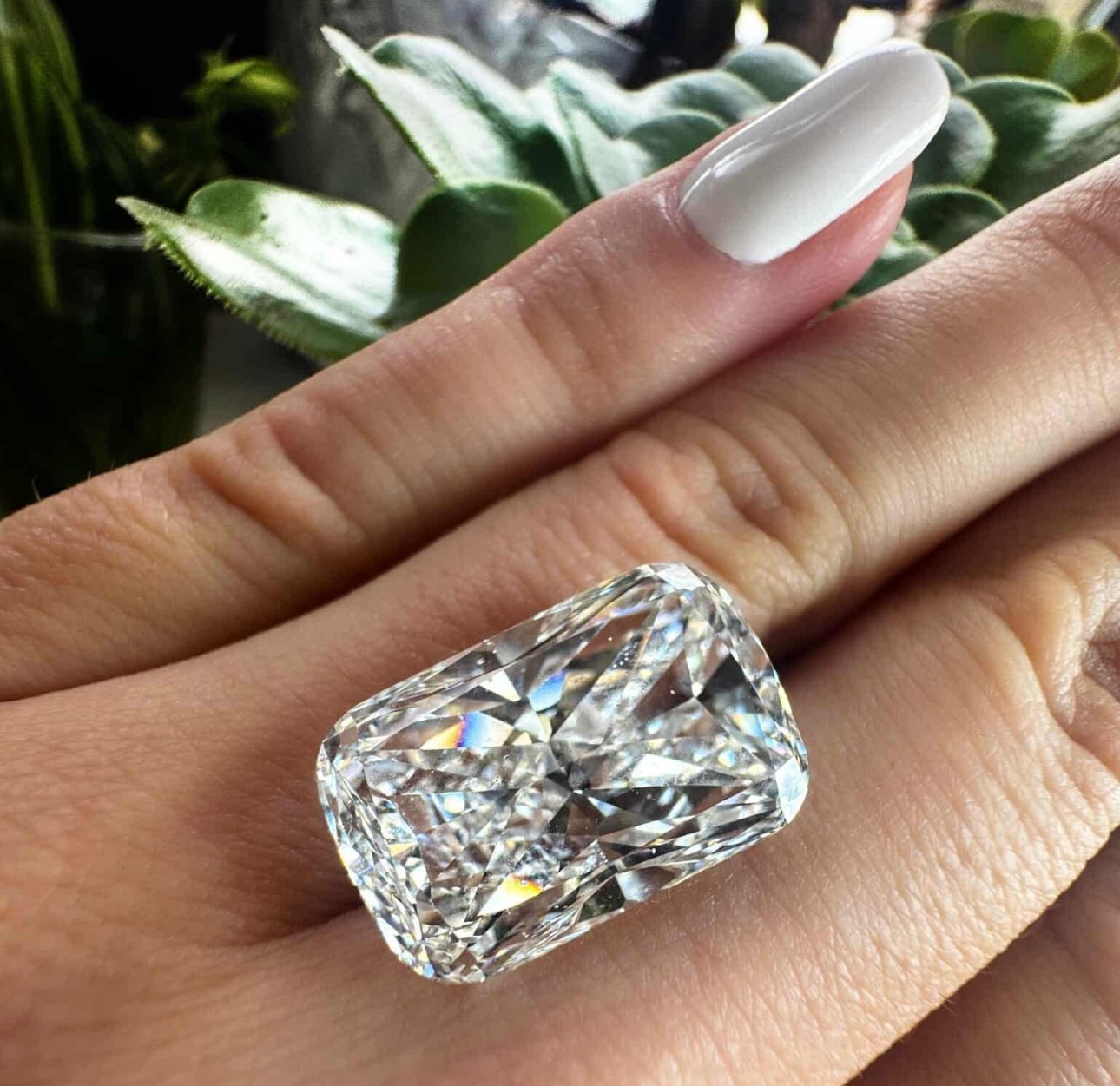 Fine colored gemstone from The Fine Diamond collection